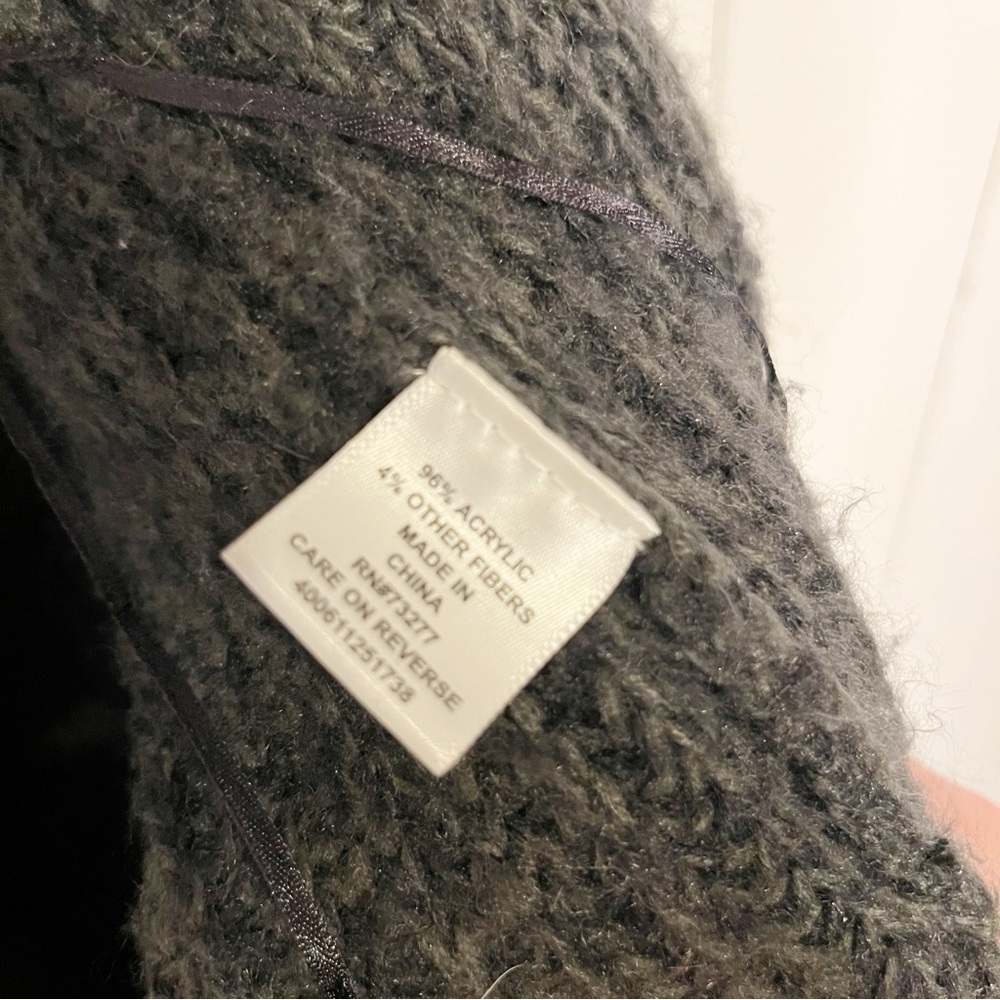 Elle Grey Knit Vest. Size XL. - Picture 2 of 5